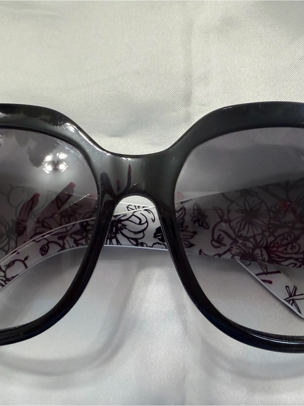 Gucci Black Oversized Sunglasses with Floral-Print Temples